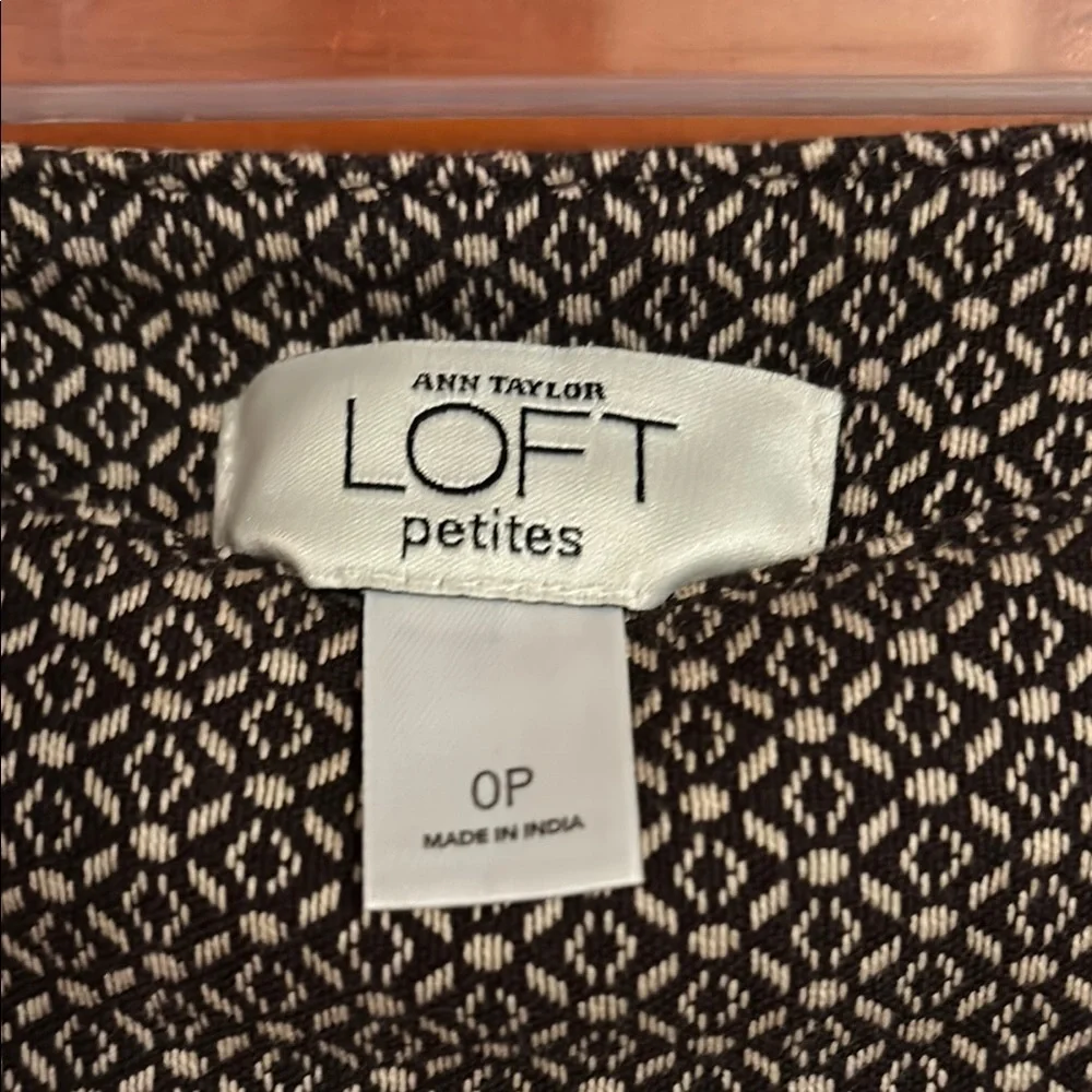 Elegant Brown & Tan Skirt - Picture 2 of 6